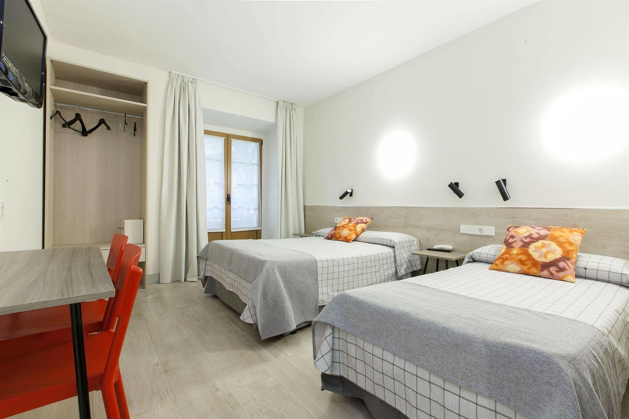 Hostal Castilla II Puerta Del Sol Madri Exterior foto